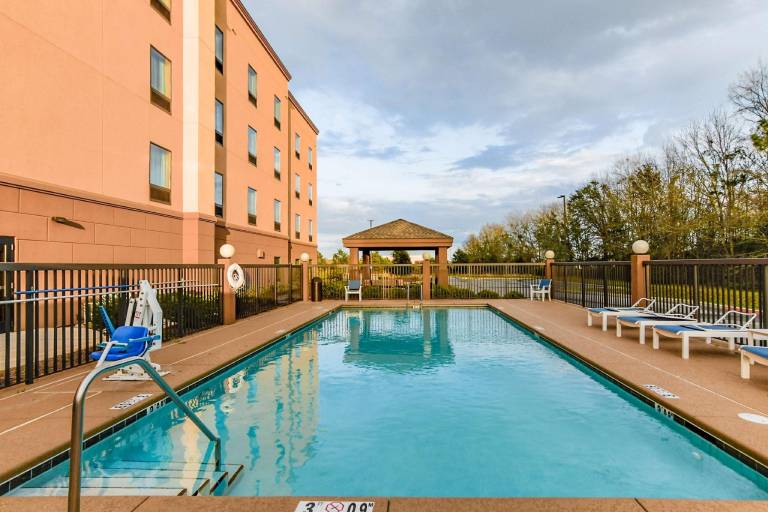 Hampton Inn Foley — photo 2