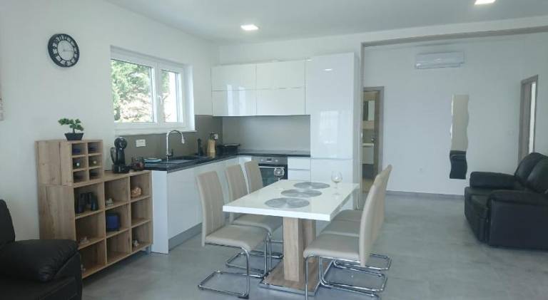 Holiday apartment with garden, BBQ & private pool | Pets allowed — photo 5