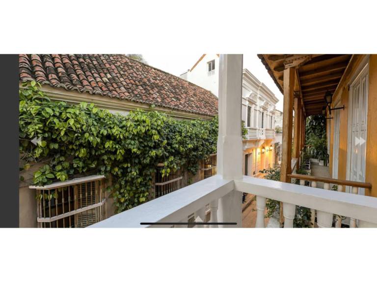 Luxury Large Apartment With Colonial Balcony — photo 4