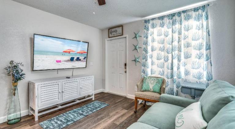 Cortez Gardens Cottage 11, Renovated, Close to Beach, 3-Bed, 2 Bath 10 people — photo 2