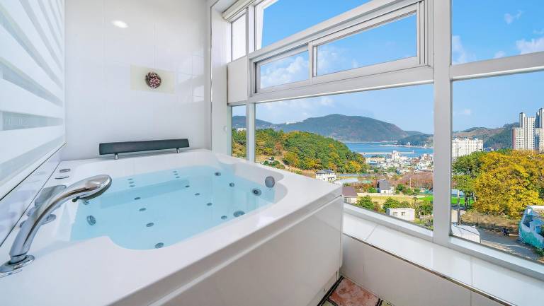 Geoje Forest Morning Spa Pension