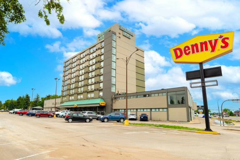 Sandman Hotel Lethbridge — photo 4
