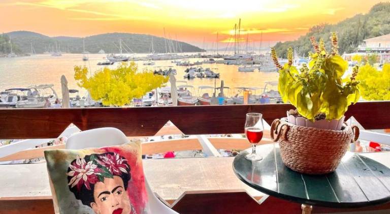 Apartment with patio in Igoumenitsa