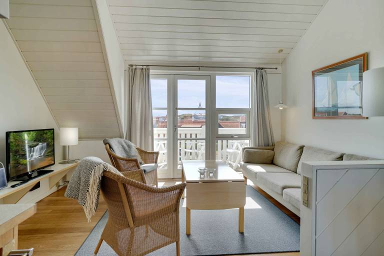 Rental apartment with heated pool & sauna | Water view — photo 5