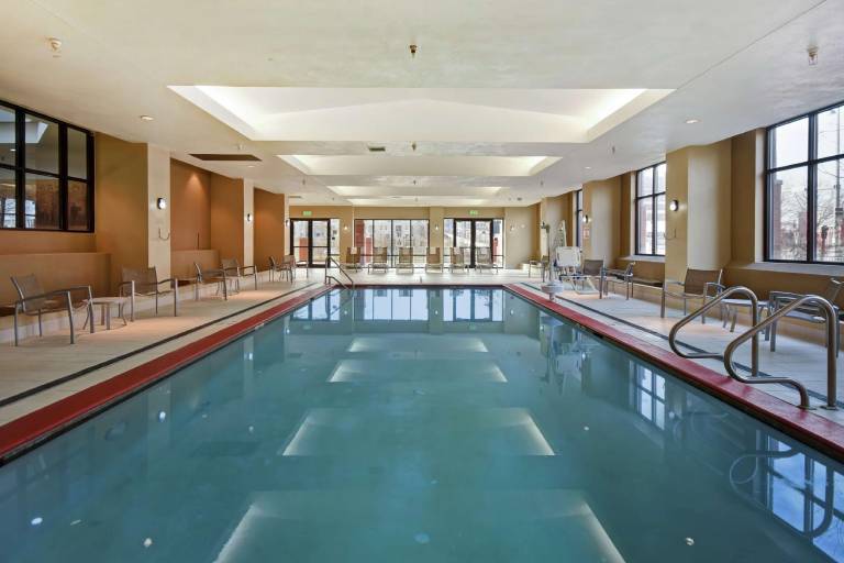 Embassy Suites by Hilton Omaha Downtown Old Market — photo 4