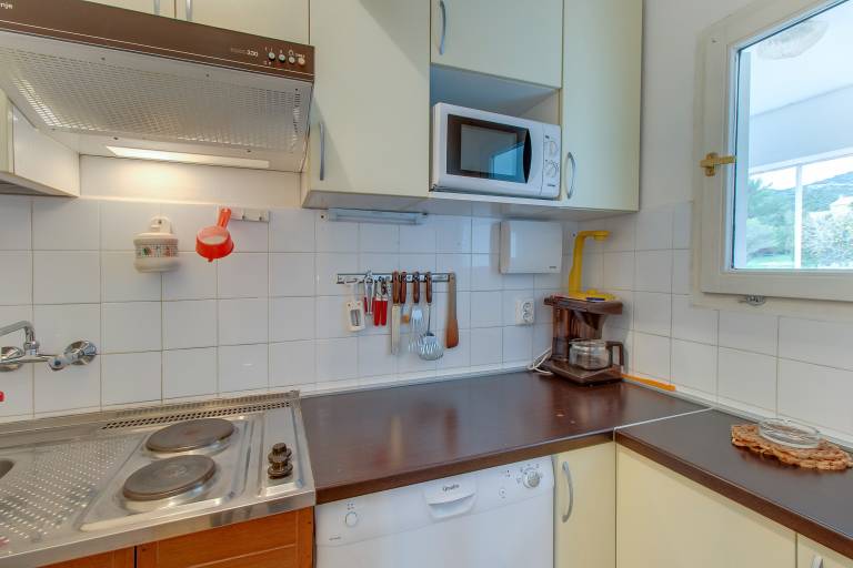 Rental apartment with yard, barbecue & terrace | Sea view | Close to the beach | Pets allowed — photo 4