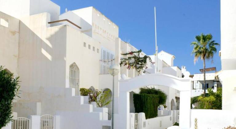 Holiday apartment with private pool & terrace — photo 4