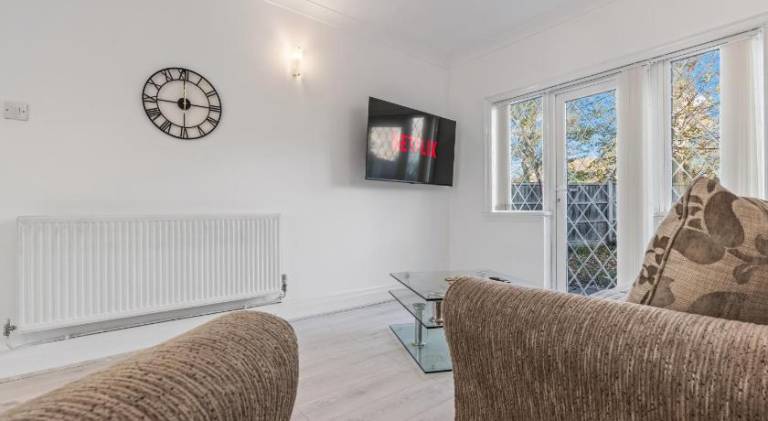 Vacation home with 3 rooms for 6 persons in Solihull