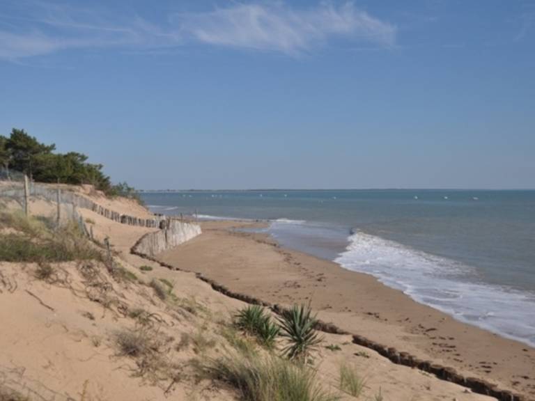 Fully equipped wonderful vacation home with BBQ & yard | Beach nearby | Pets allowed — photo 3