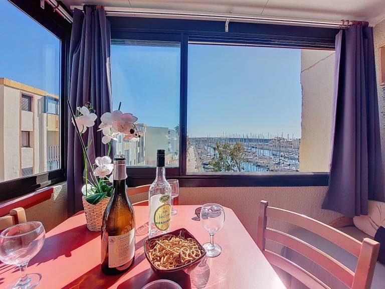 Family-oriented lovely apartment | Mountain view | Next to the beach | Dogs allowed — photo 2