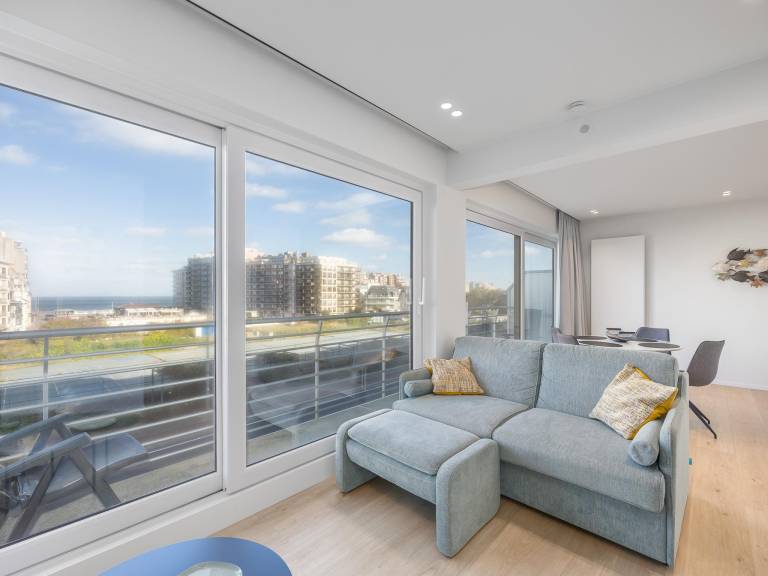 Apartment with patio | Sea view — photo 2