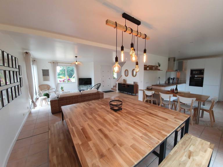 Gite with BBQ, yard & terrace in Morlaix