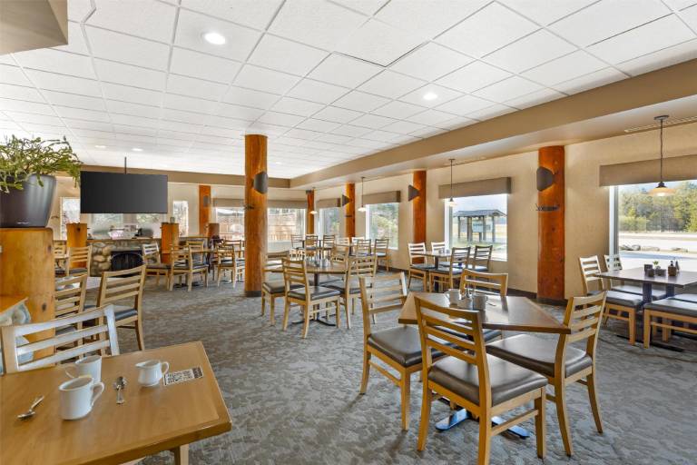 Best Western Plus Valemount Inn & Suites — photo 4