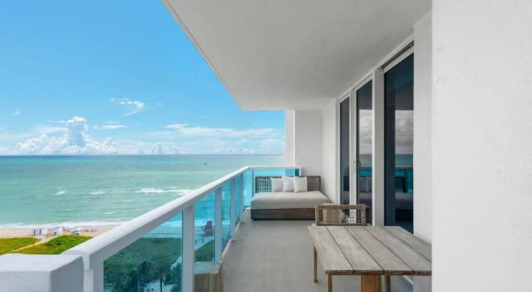 Family-friendly serviced apartment with patio, sauna & hot tub | Close to Miami Beach Botanical Garden | Close to the beach | Suitable for remote work | Pet-friendly — photo 3