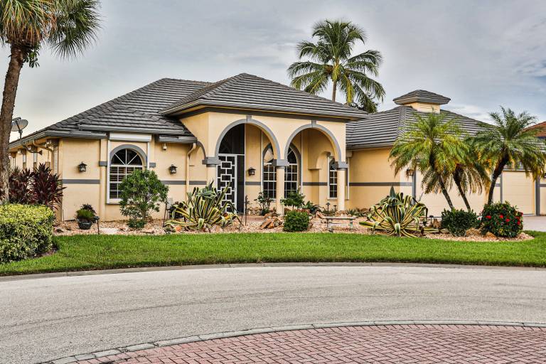 House Naples