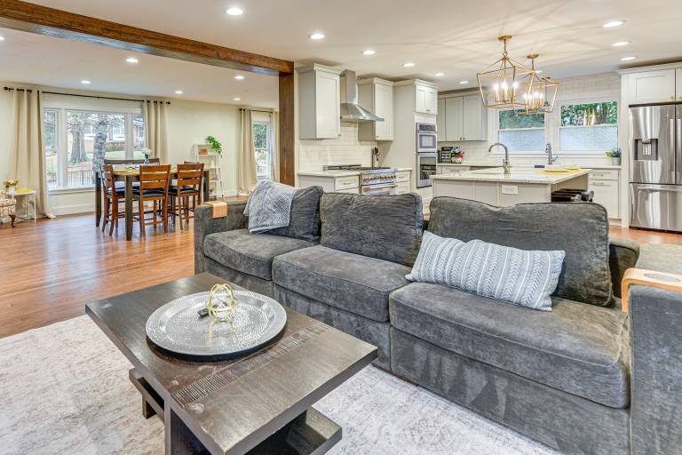 Dog Friendly Yard 5 Mi to Uptown Charlotte Home