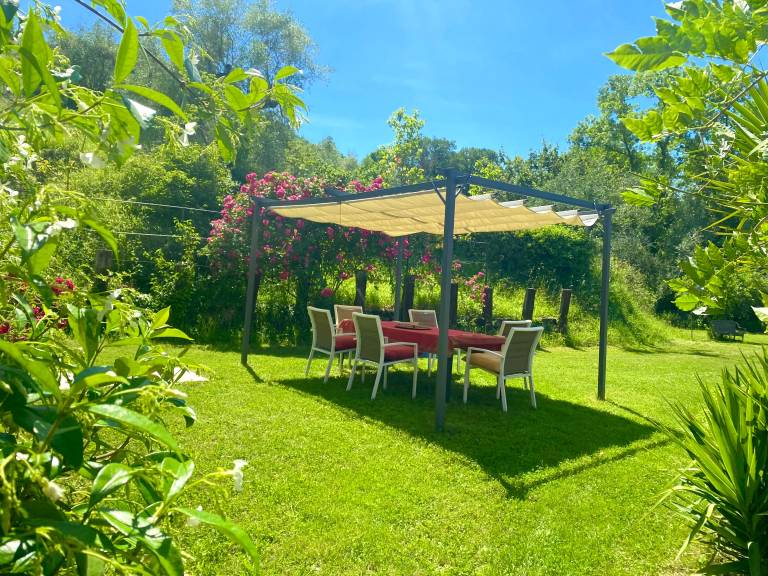 Family-oriented nice villa with patio, grill & garden | Panoramic view | Dogs allowed — photo 2