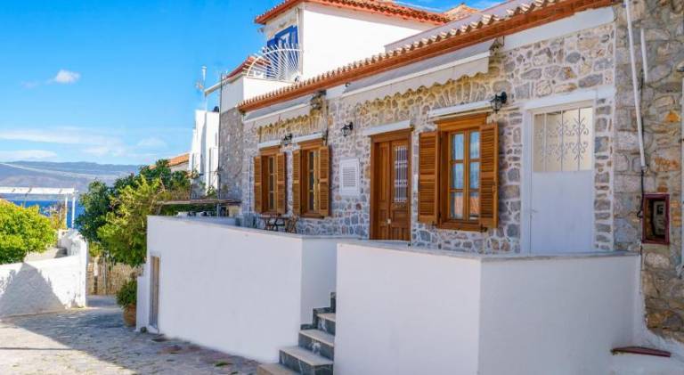 House with BBQ, terrace & garden in Hydra