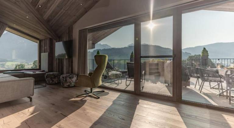 Spacious serviced apartment with patio, sauna & yard | Pets are welcome — photo 2