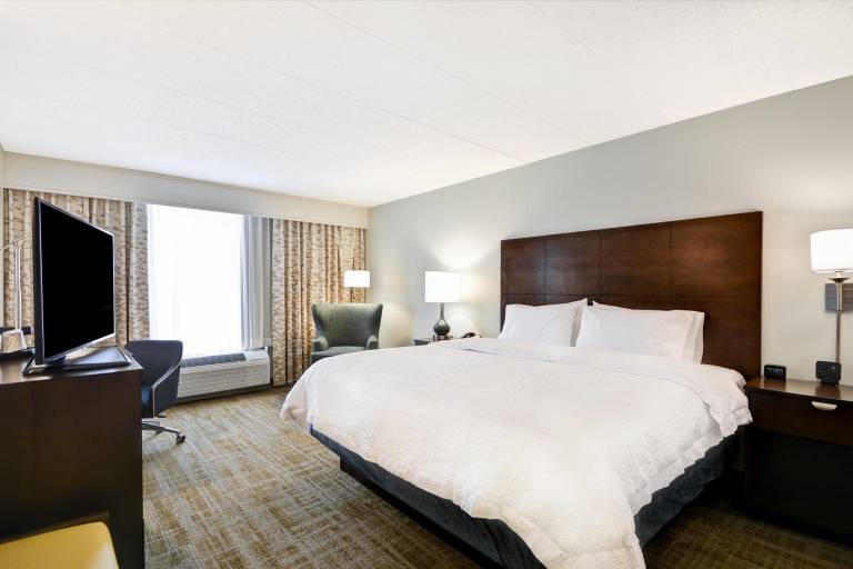 Hampton Inn Chicago/Naperville near NIU Conference Center in Warrenville, IL