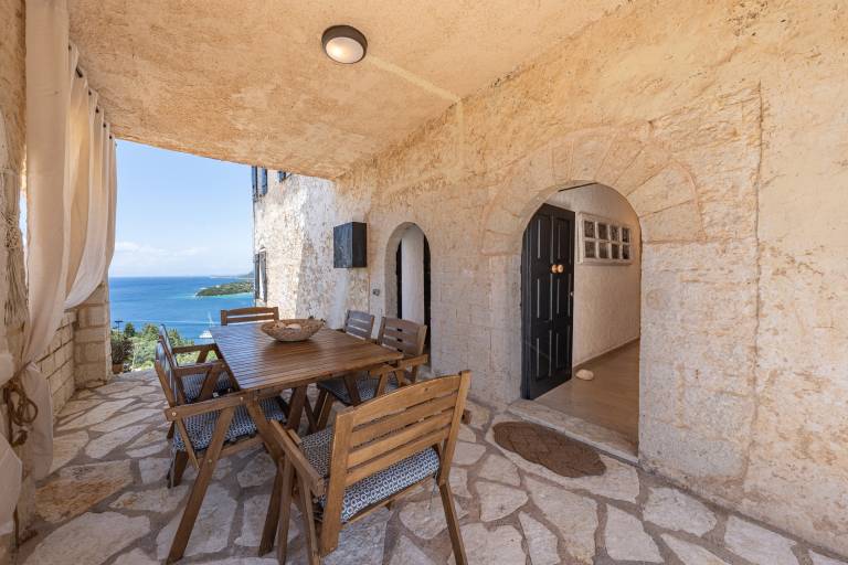 Apartment 'Old Manor House 1' with Sea View, Wi-Fi and Air Conditioning in Igoumenitsa