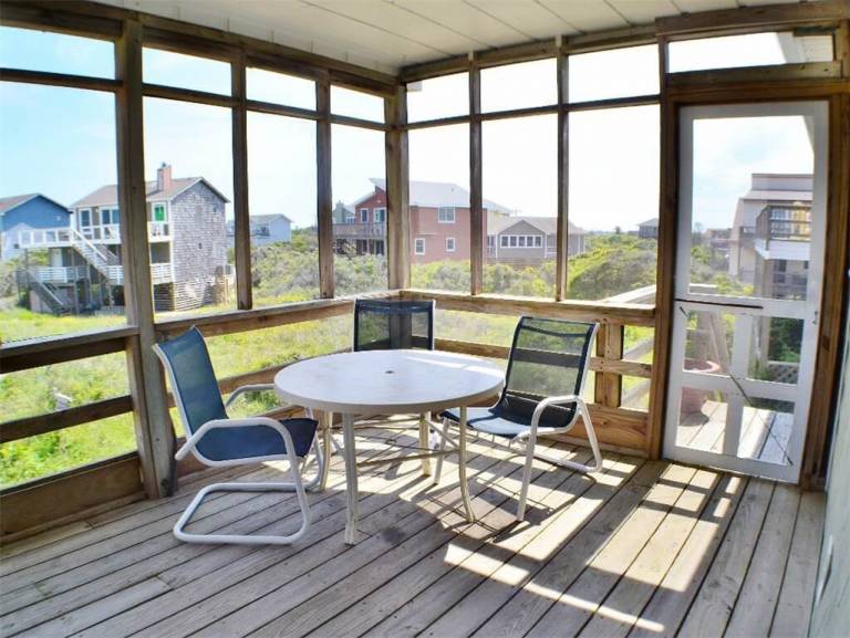 Expansive ocean views in this home located just steps from the ocean. — photo 5