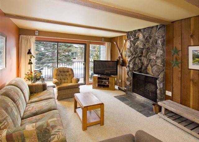 Apartment with jacuzzi, pool & barbeque | Ski nearby | Pet-friendly in Mammoth Lakes, CA