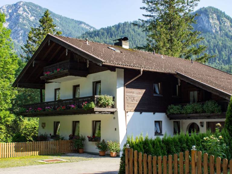 Ferienwohnung Weißbach a.d.Alpenstraße