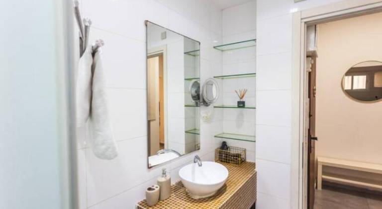 Holiday apartment | Next to Carmel Market — photo 5