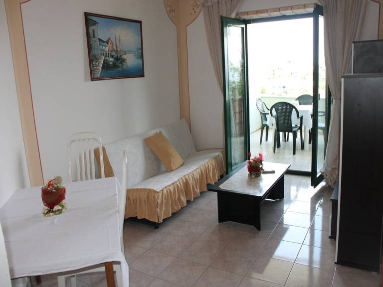 Rental apartment with pool & garden — photo 4