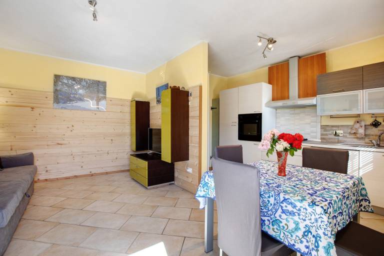 Rental apartment with garden & patio | Mountain view — photo 4