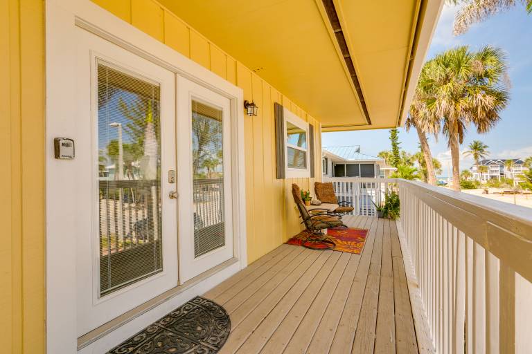 Dog-Friendly Getaway: Steps to Fort Myers Beach! — photo 3