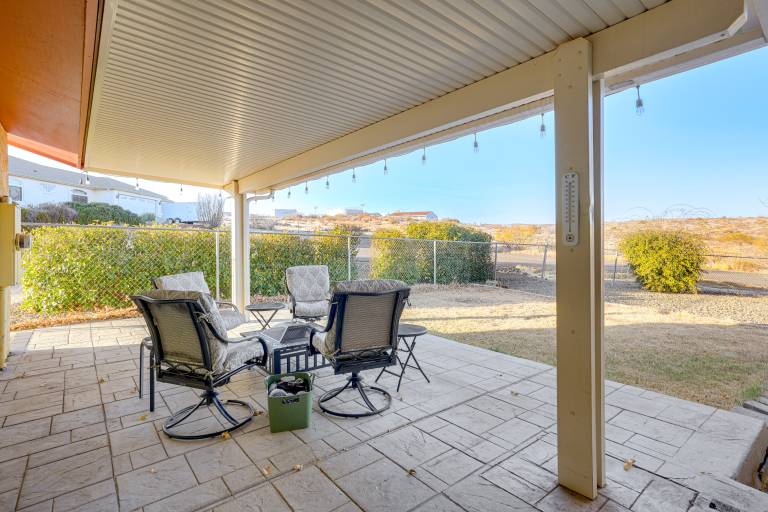 House  Spring Valley