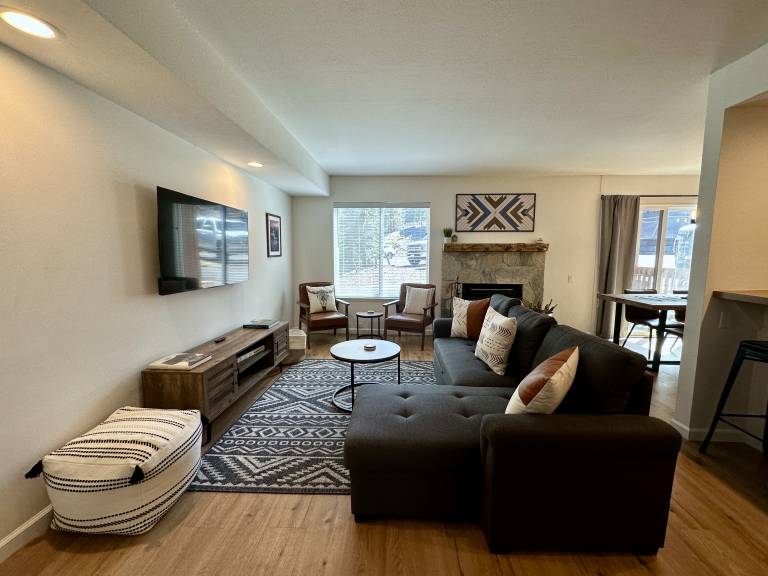 Condo with sauna, pool & hot tub — photo 4