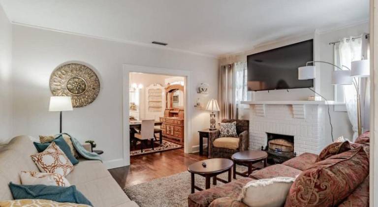 Vacation home | Pet-friendly in Mobile, AL
