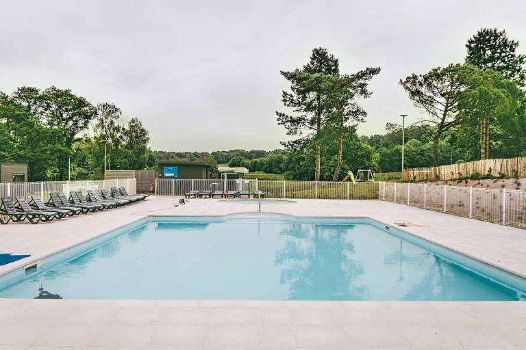 Pleasant cottage with pool, terrace & yard | Pets allowed in Vannes