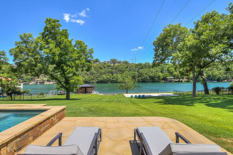 House  Austin Lake Hills