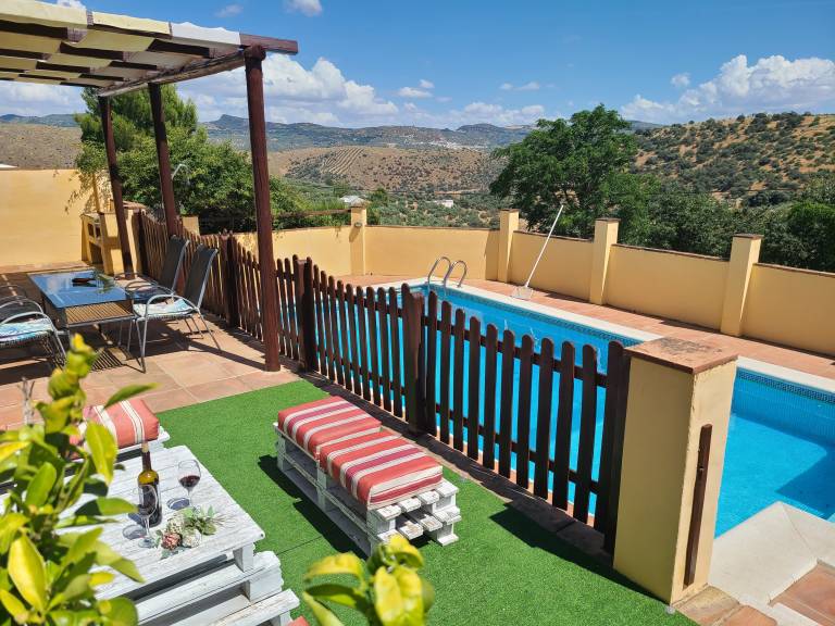 Vacation home with yard, private pool & jacuzzi | River view | Suitable for remote work | Pets are welcome — photo 3