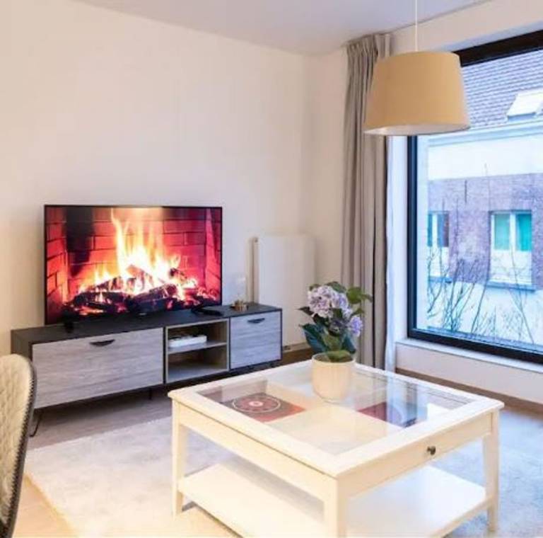 Spacious 3BR 2 5 BA Near Diamond District by OneLuxStay