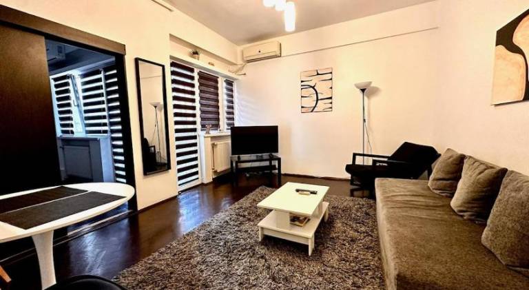 Lovely rental apartment | Near Stavropoleos Monastery | Perfect for remote work | Dogs allowed in Bucharest