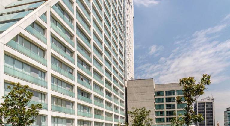 Rental apartment with yard, terrace & pool in Mexico City