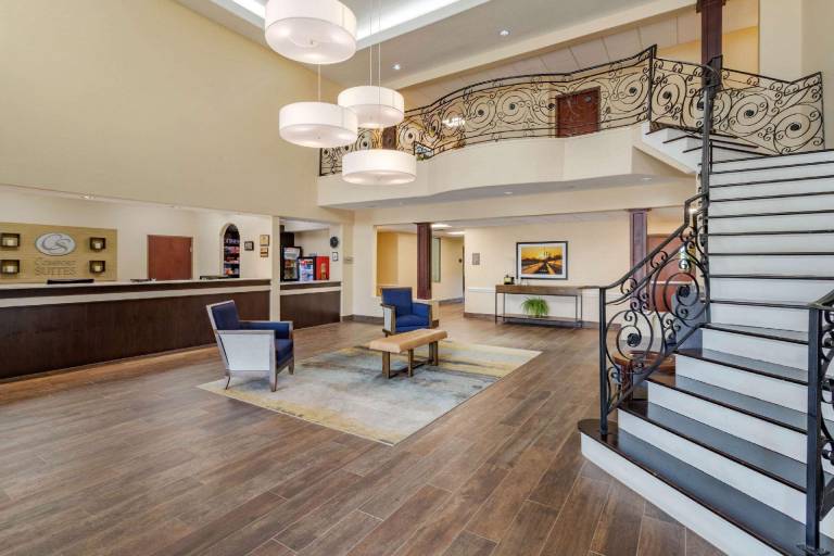 Comfort Suites Baytown I - 10 — photo 2