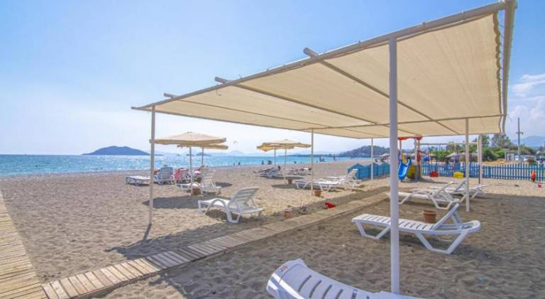 Sunset Beach Club Aqualettings Dolphin 4 — photo 3