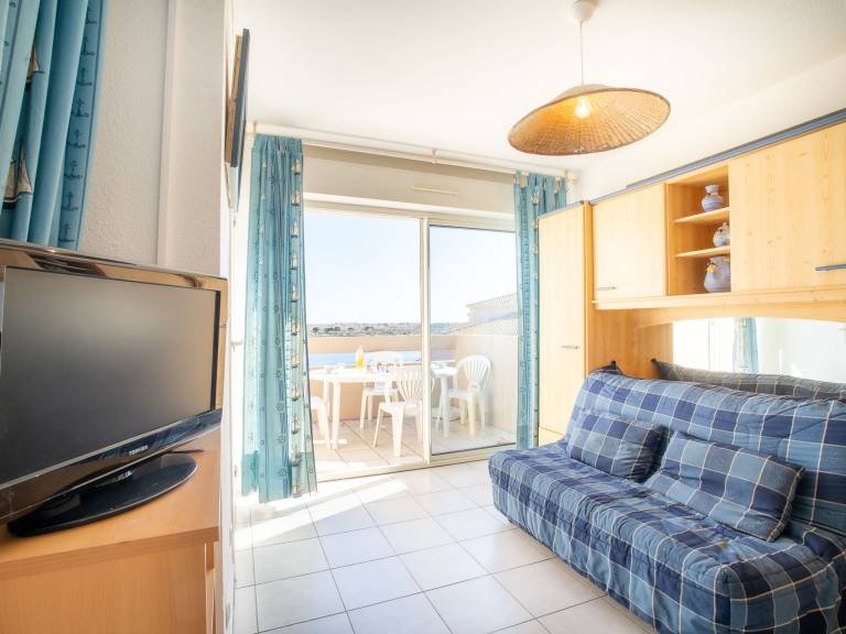 Holiday apartment with pool | Lake view — photo 4