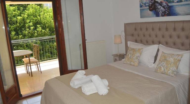Holiday apartment with terrace | Pets allowed in Pylos-Nestoras