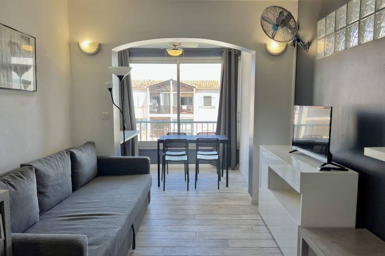 Rental apartment with pool — photo 2