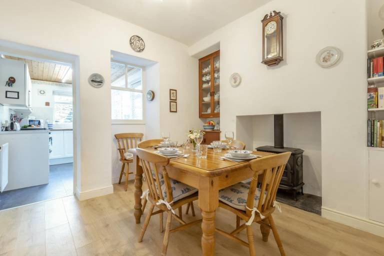 Cottage with terrace & yard — photo 4