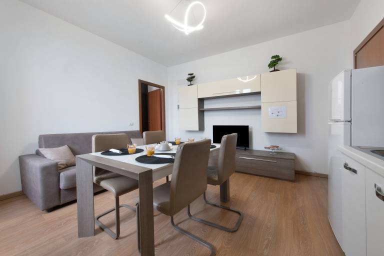 Apartment Dream House mit Balkon und Klimaanlage
