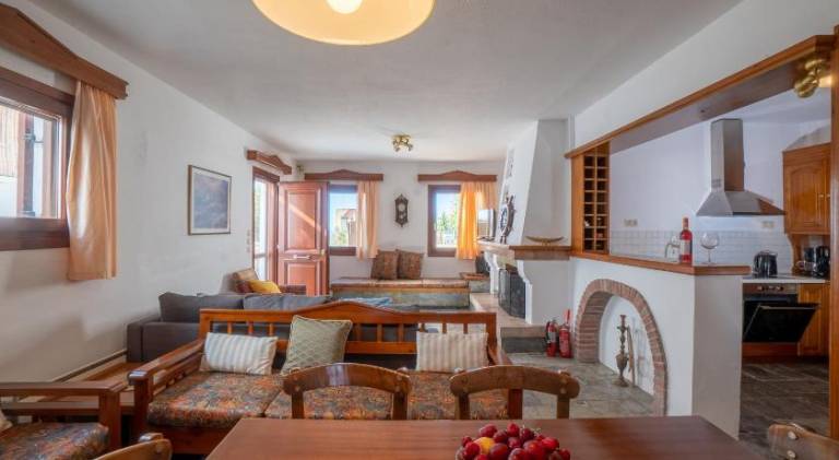 Wonderful villa with yard, patio & private pool | Next to the beach | Good for workation | Dogs allowed — photo 4