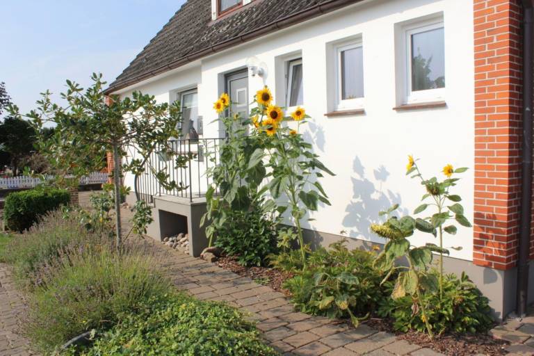 Charming rental apartment with garden & BBQ | Pets are welcome in Fehmarn